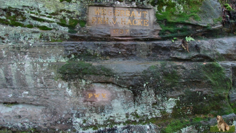 Ritterstein Nr. 122-2 Weg erbaut Frh. v. Hacke 1737.JPG - Ritterstein Nr.122  Weg erbaut Frh. v. Hacke 1737                               